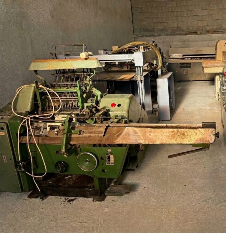Polygraph 381 (Sewing Machine)